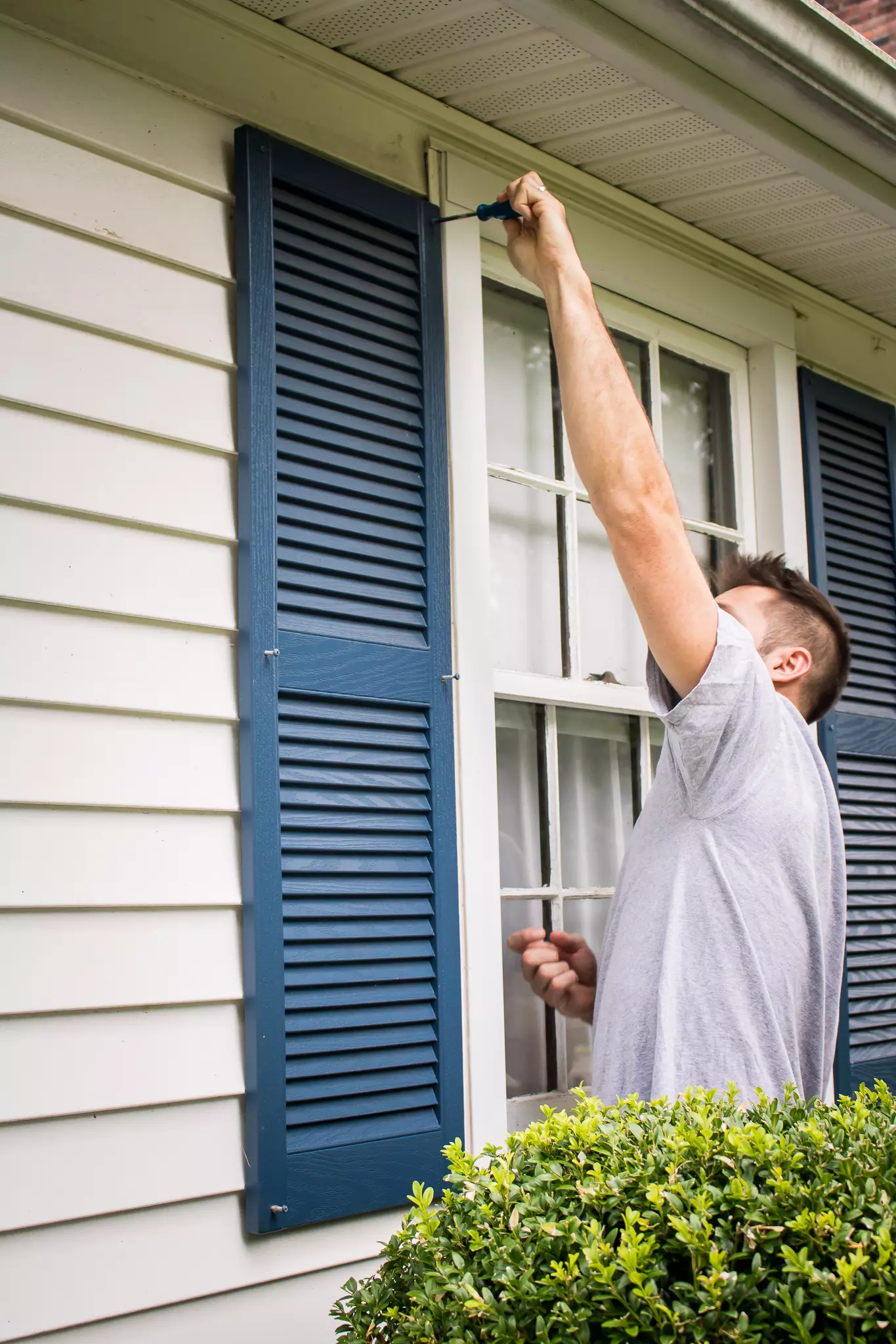 Paint for store vinyl shutters