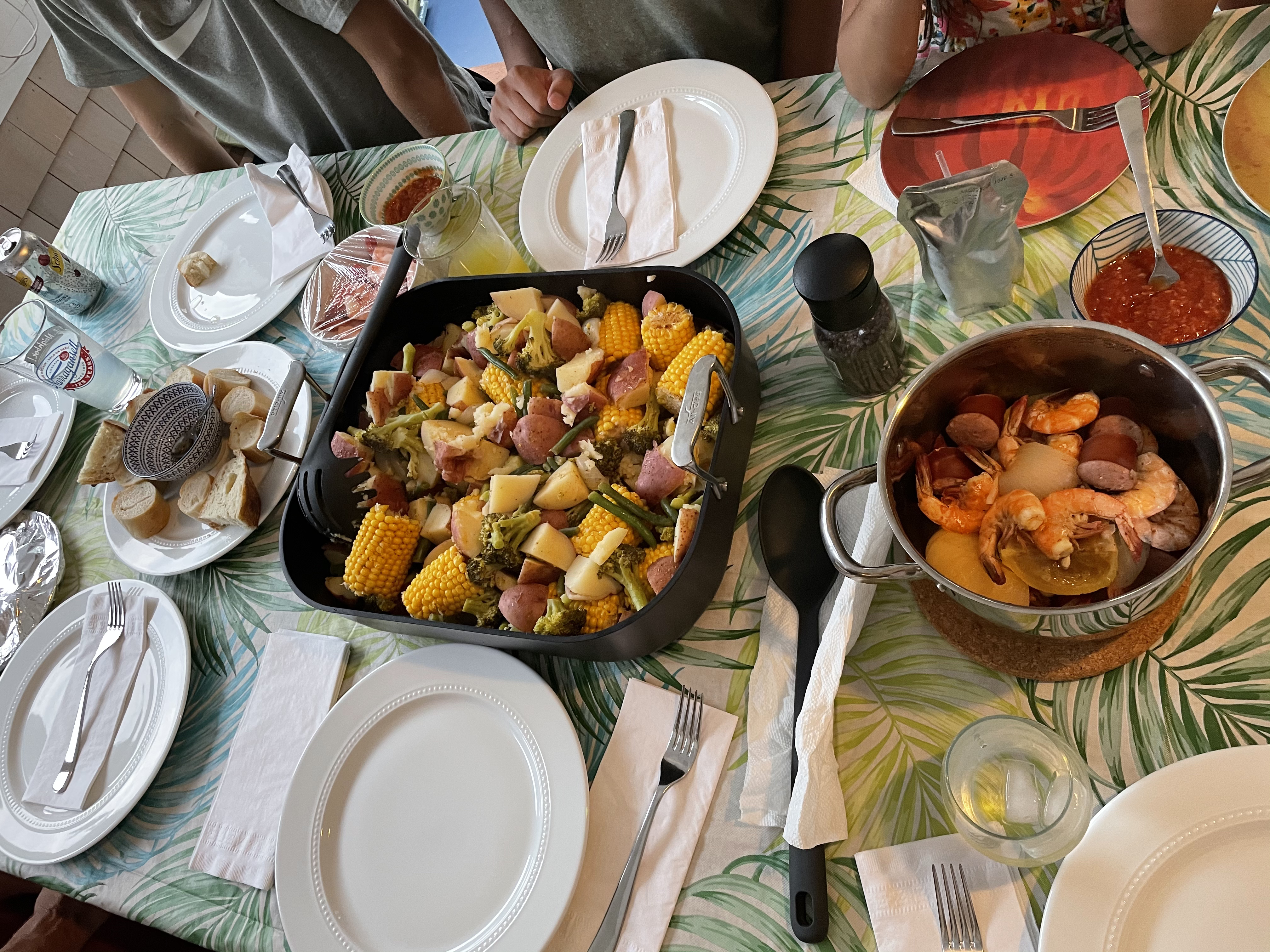 Low-Country-Boil-at-Beach for Large Family Vacation Dinner