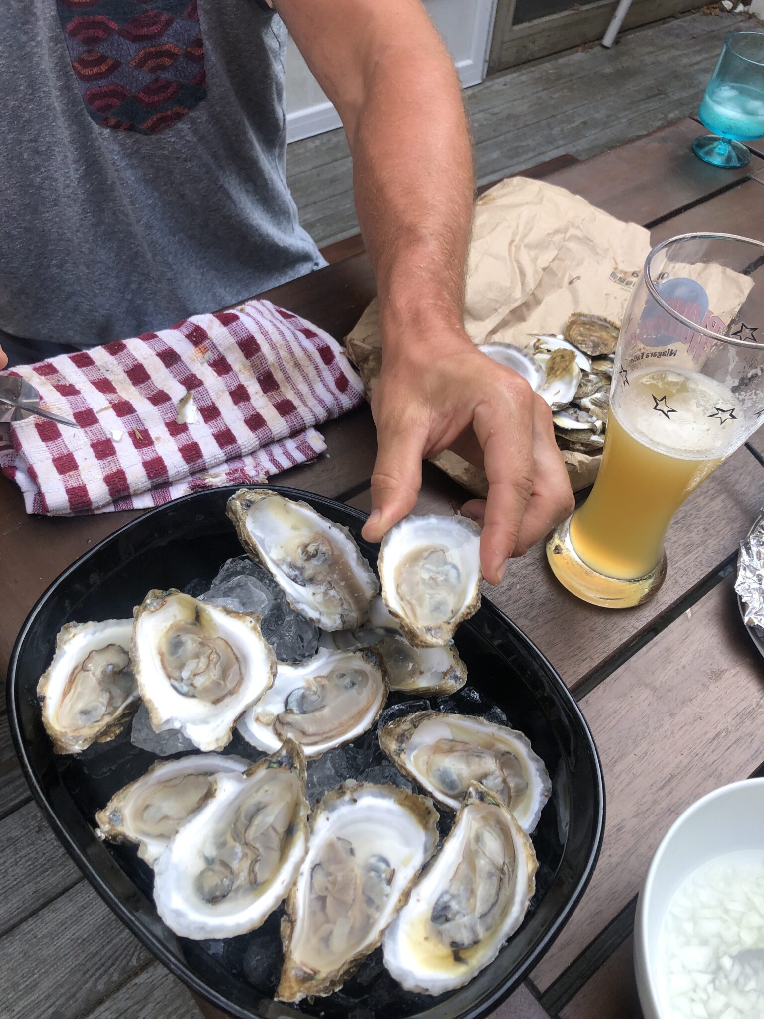 raw oysters on ice family vacation dinner idea