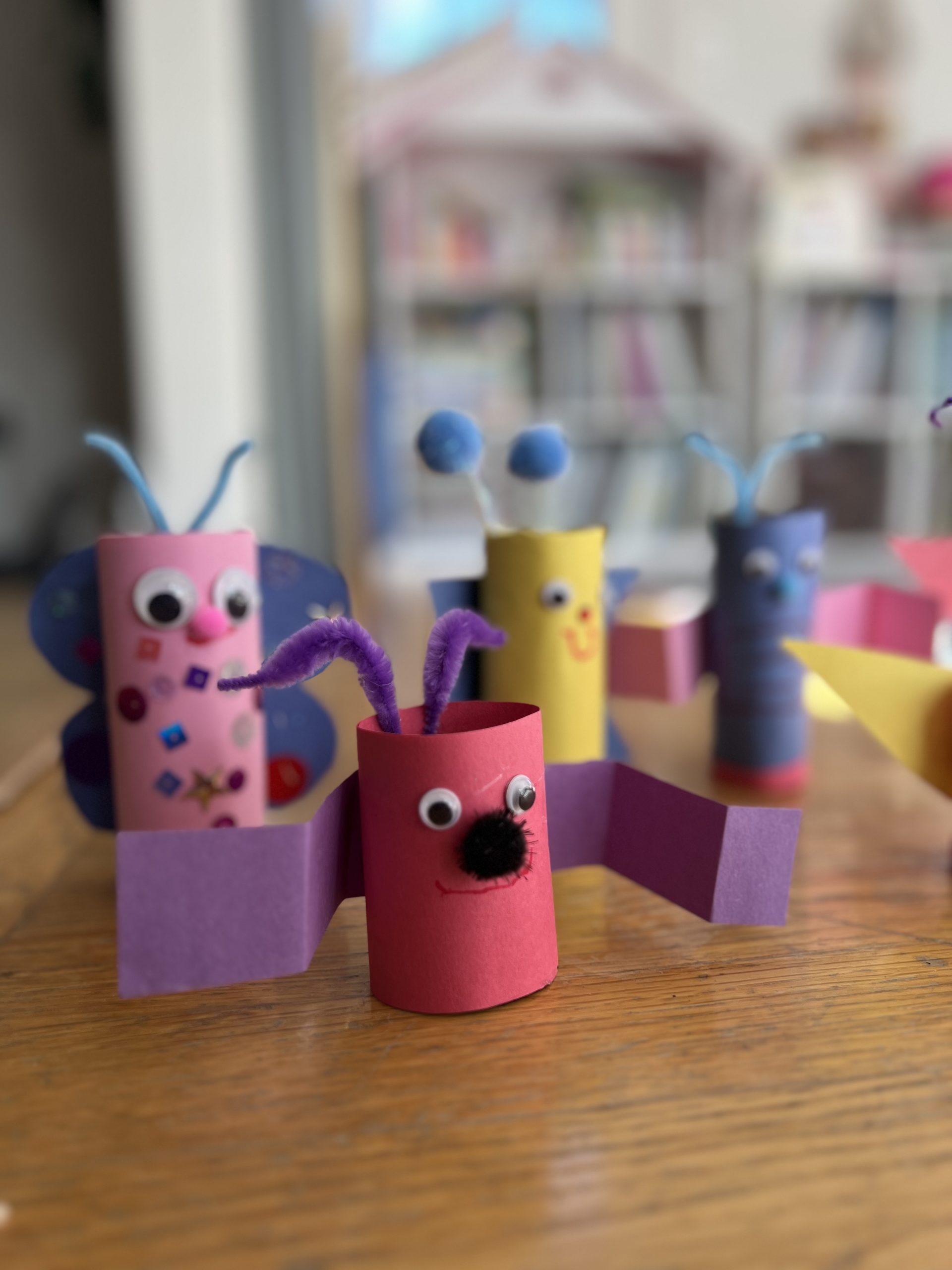 toilet paper roll love bug craft for toddlers - craft for Valentine's Day