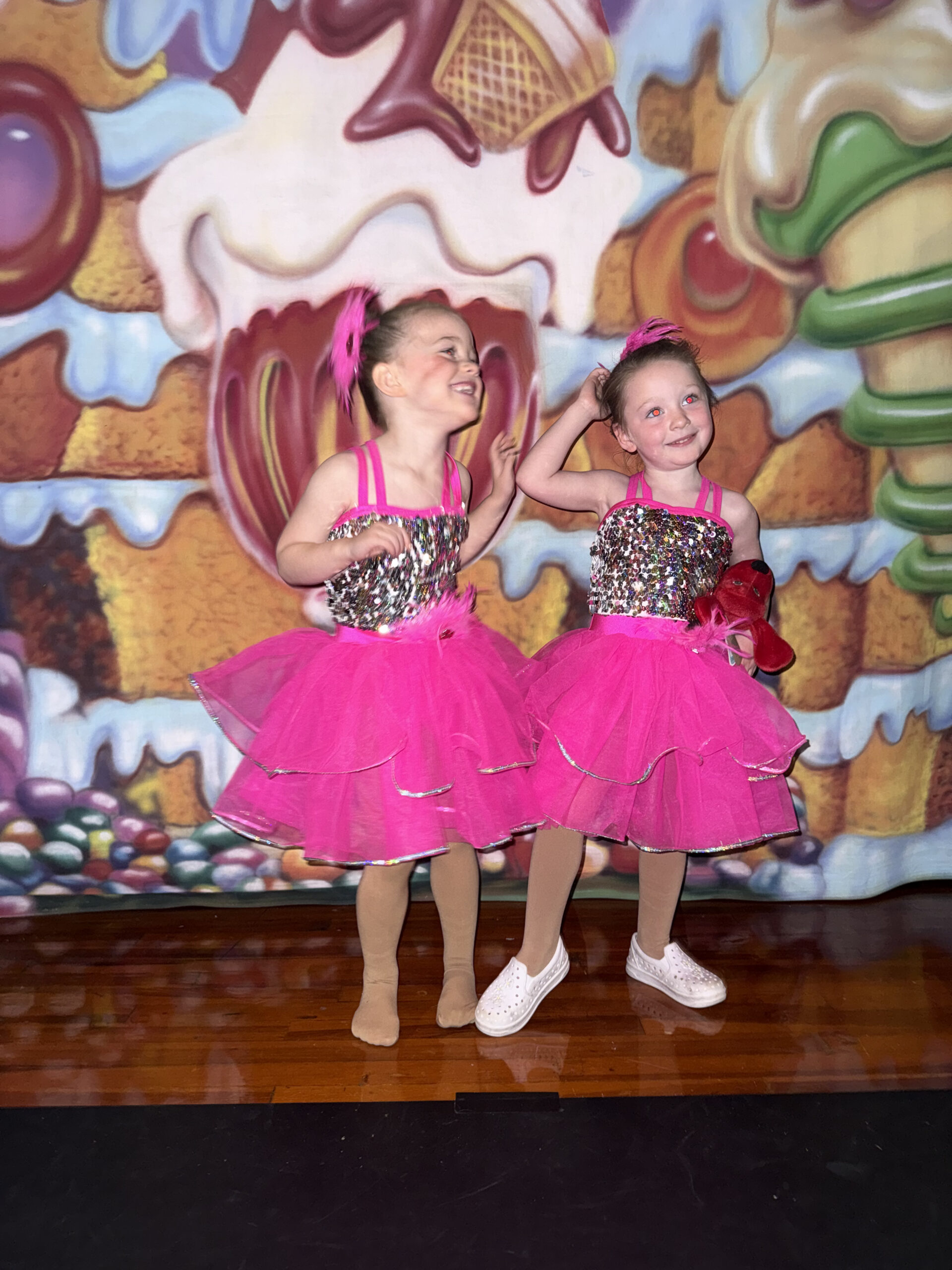 toddler dance friends on stage